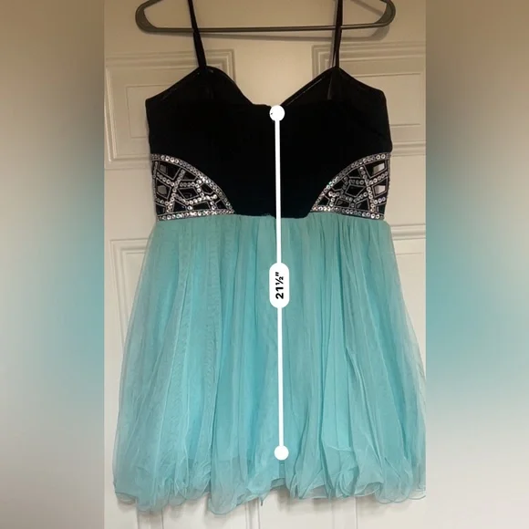 Homecoming Dress - Picture 4 of 6